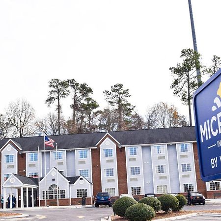 Travelers Inn And Suites 罗利 外观 照片