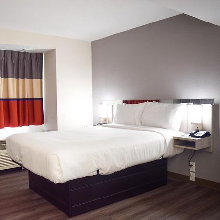 Travelers Inn And Suites 罗利 外观 照片