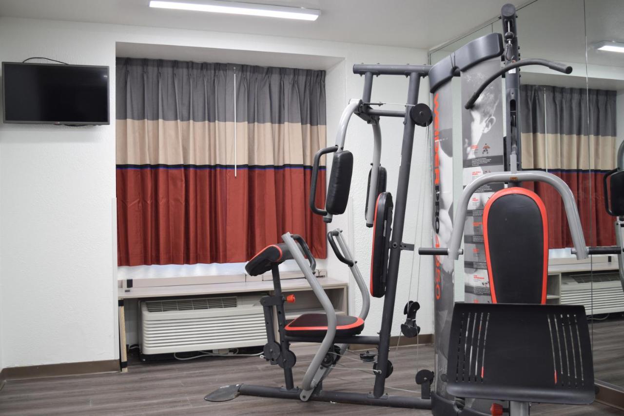 Travelers Inn And Suites 罗利 外观 照片