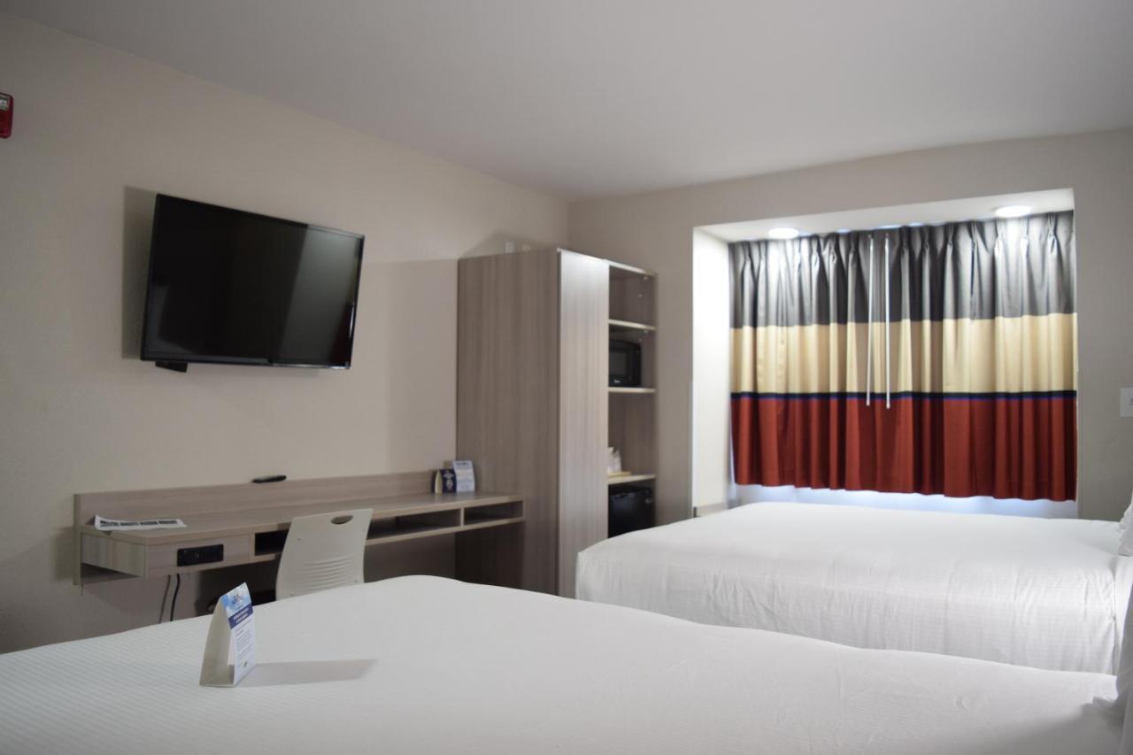 Travelers Inn And Suites 罗利 外观 照片