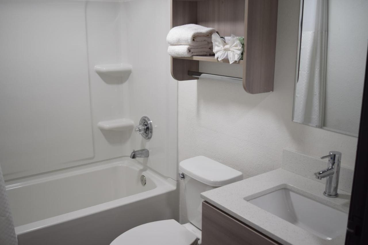 Travelers Inn And Suites 罗利 外观 照片