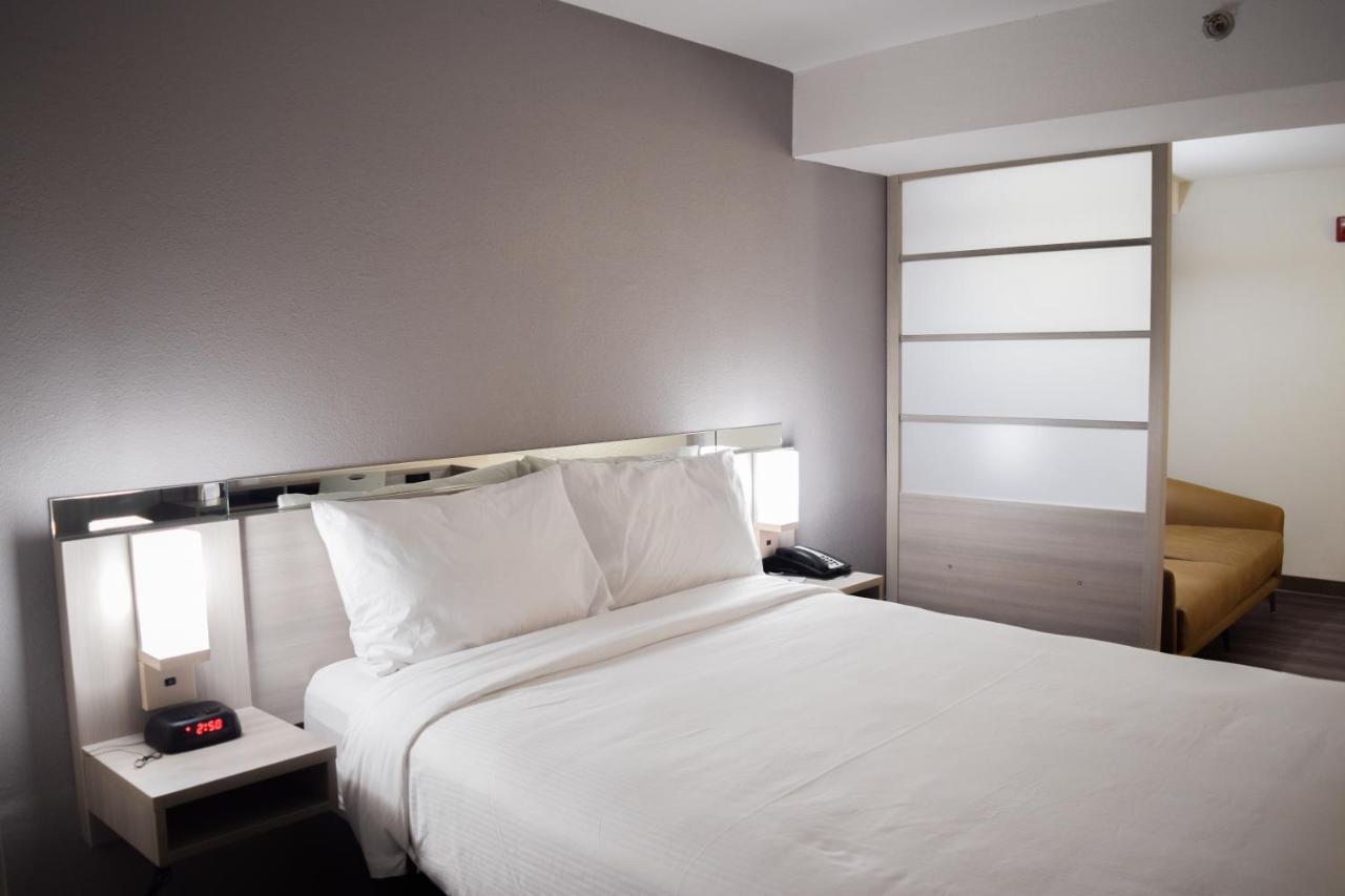 Travelers Inn And Suites 罗利 外观 照片